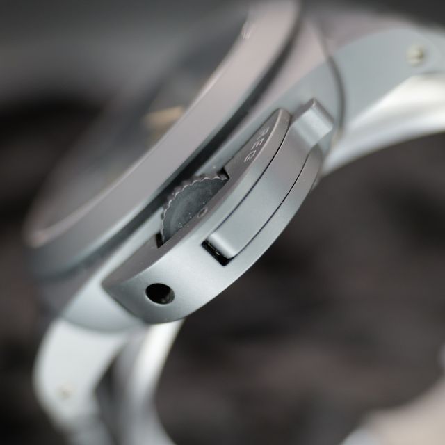 Panerai Luminor GMT PAM01438 Image 2